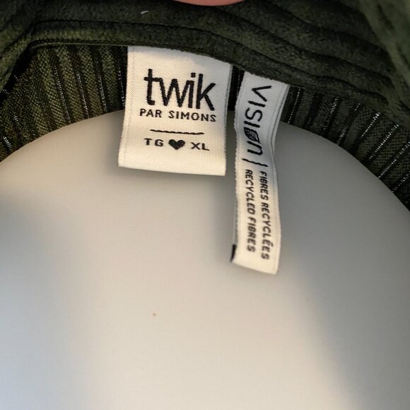 Women's Green Corduroy Long Sleeve Dress - Picture 6 of 10